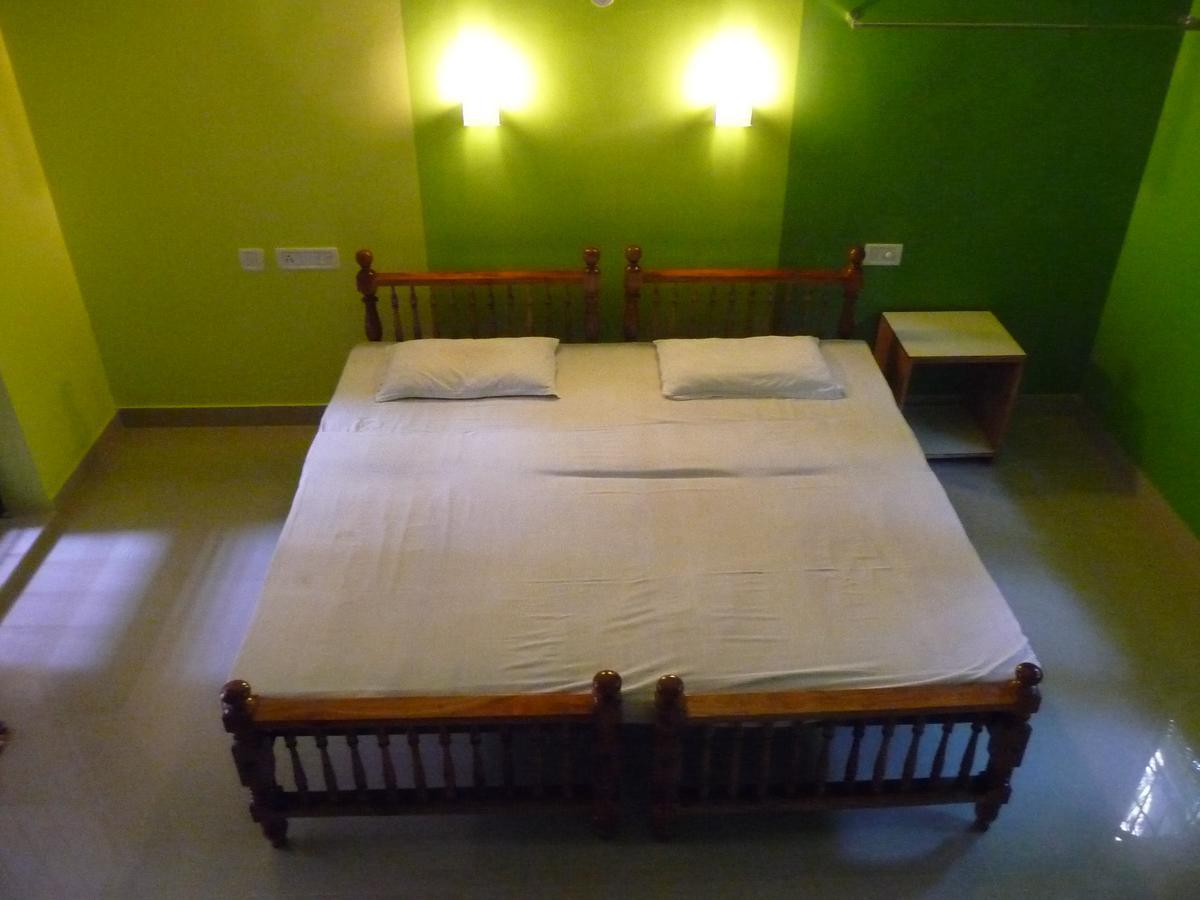 Hotel Peacock Kovalam Exterior foto